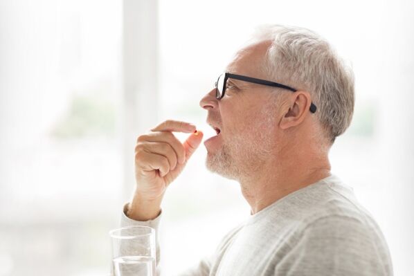 vyras vartoja antibiotiką nuo prostatito
